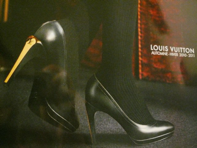 2010 LOUIS VUITTON 秋冬鞋款…靴子還是王道^^