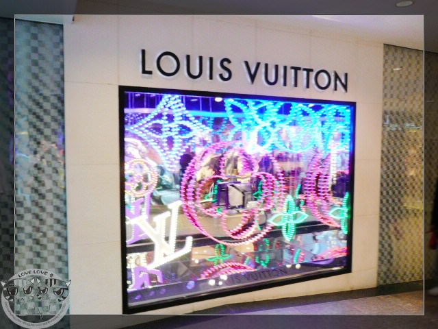 LOUIS VUITTON  新包開箱文+LV超炫聖誕邀請卡♥♥♥
